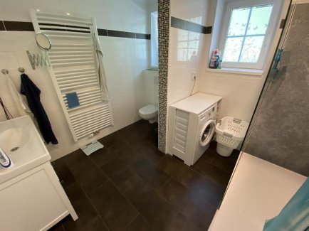 Haus kaufen Teunz by SOMMER Immobilien Bad Dusche WC Erdgeschoss