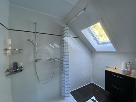 Haus kaufen Teunz by SOMMER Immobilien Bad Dachgeschoss